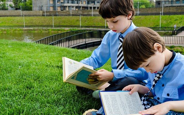 Ways parents can instill reading skills in their kids